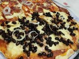 Gastronomia ousada: pizzaria serve pizza de tanajura no Agreste pernambucano