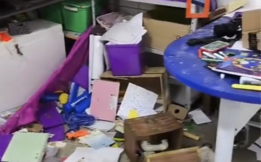 Criminosos Invadem e destroem escola no Benedito Bentes