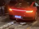 Motorista de Porsche invade complexo de lazer, atropela pedestre e foge do local em Arapiraca-AL