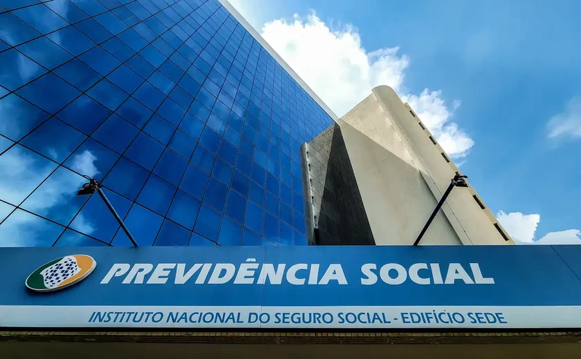 Segurados afirmam que têm valores descontados por entidades associadas ao Instituto sem autorização prévia
