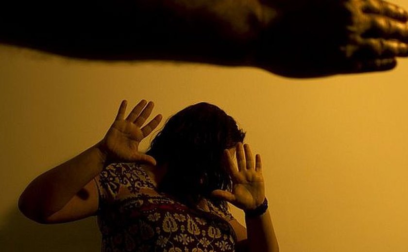 Filho é preso após ameaçar mãe com áudios no WhatsApp: 'Vou comer seu coração e arrancar seus braços'