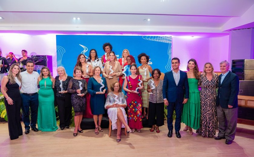 Prefeito JHC entrega Troféu Selma Bandeira para mulheres e destaca a importância da premiação