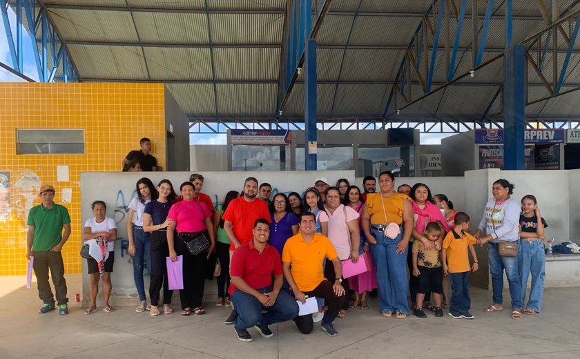 Prefeitura de Ibateguara fornece transporte para moradores regularizarem documentos em Murici