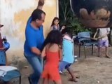 Vereador de Palmeira dos Índios leva paulada em brincadeira de 'quebra-pote'