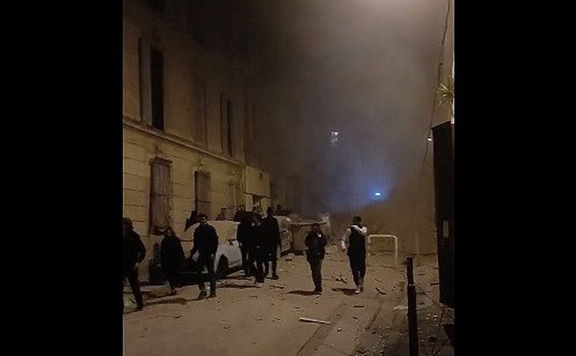 Explosão derruba prédios na França e deixa ao menos 5 pessoas sob escombros