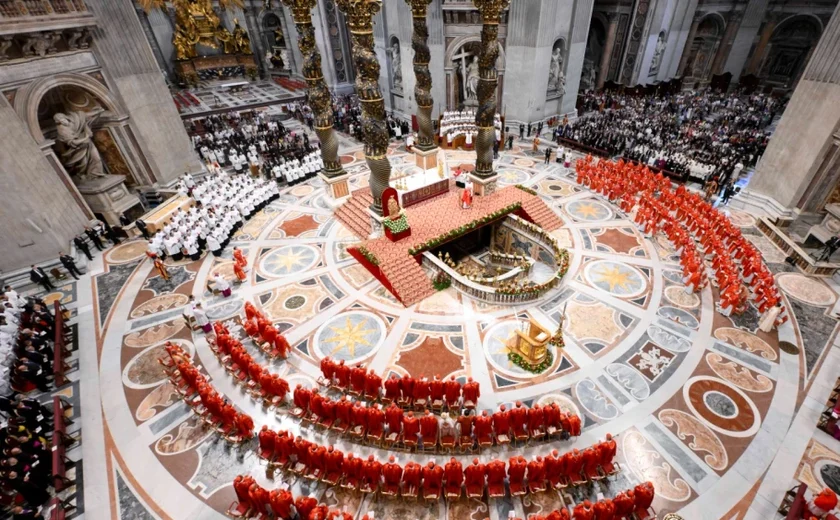 Conclave tem início no vaticano para eleição do novo Papa