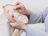 Ibateguara promove curso gratuito de bordado em vagonite e com fitas por meio do CRAS