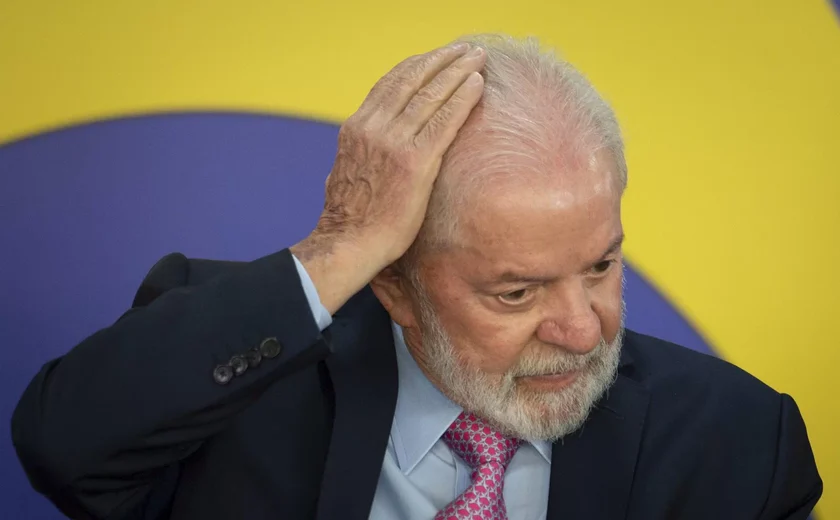 Pedido de impeachment de Lula ultrapassa 100 assinaturas na Câmara