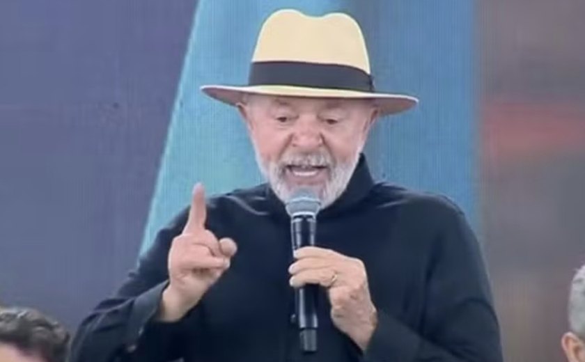 Lula diz que Bolsonaro mandou filho aos EUA pedir a Trump para 'salvar' o ex-presidente e 'ameaçar' governo com taxas