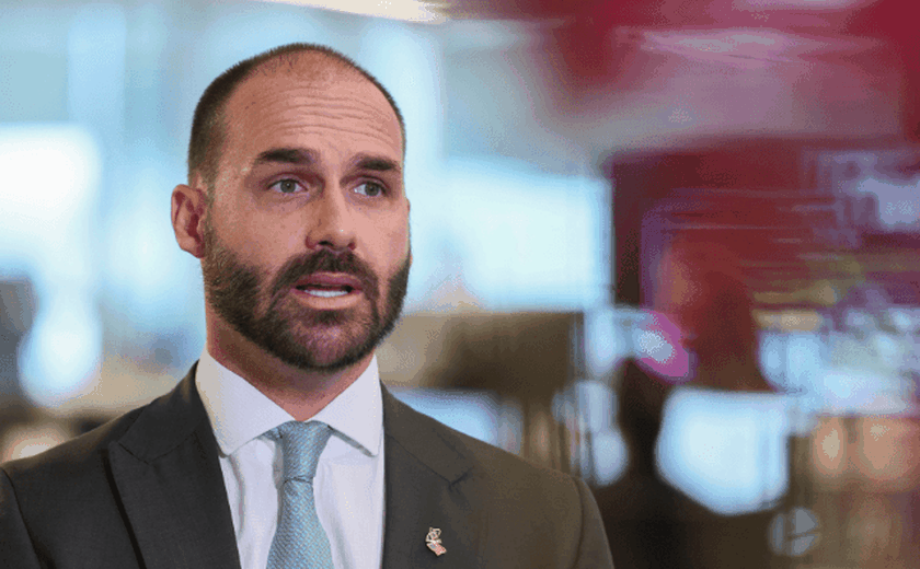 Pressão Popular Cresce: Mais de 400 Mil Assinam Pedido de Cassação de Eduardo Bolsonaro
