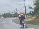 Homem que arrastou cachorro atrás de moto em Rio Largo foi identificado pela polícia