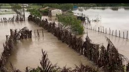 Cheia do Rio Camaragibe provoca alagamentos e atinge casas em Alagoas