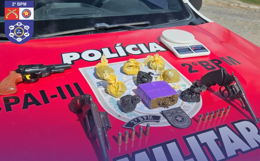 Polícia prende foragido e desarticula ponto de drogas em Murici; armas e entorpecentes são apreendidos