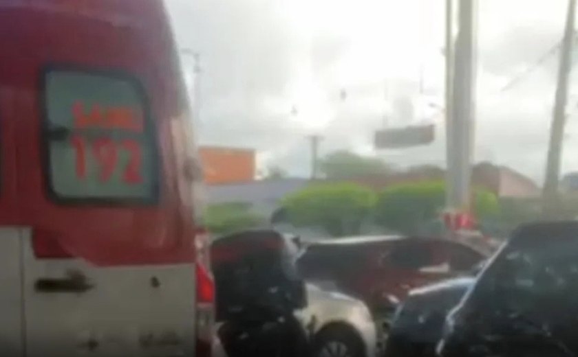 Jovem de 25 anos dá a luz dentro de supermercado em Maceió