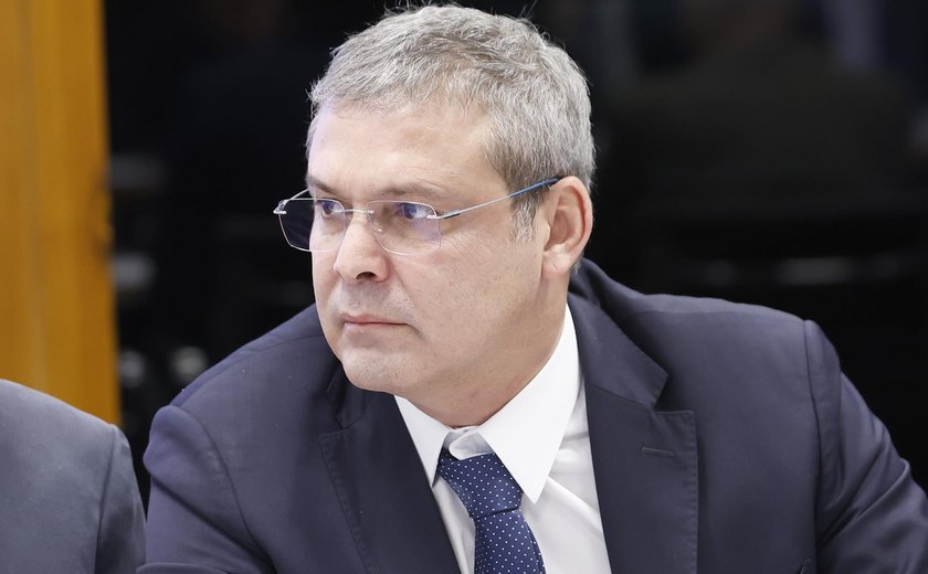 Dia da vergonha”, diz Lindbergh sobre votação da anistia