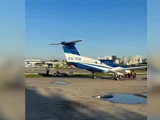 Avião de pequeno porte cai em avenida e deixa dois mortos em SP