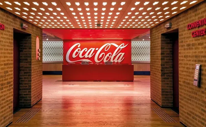 Coca-Cola anuncia que 2,8 milhões de garrafas podem estar contaminadas