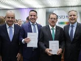 Paulo Dantas participa de lançamento de livro em homenagem ao ministro alagoano do STJ, Humberto Martins