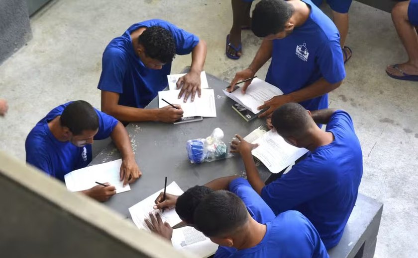 Alagoas foi o estado que mais alfabetizou detentos em 2024