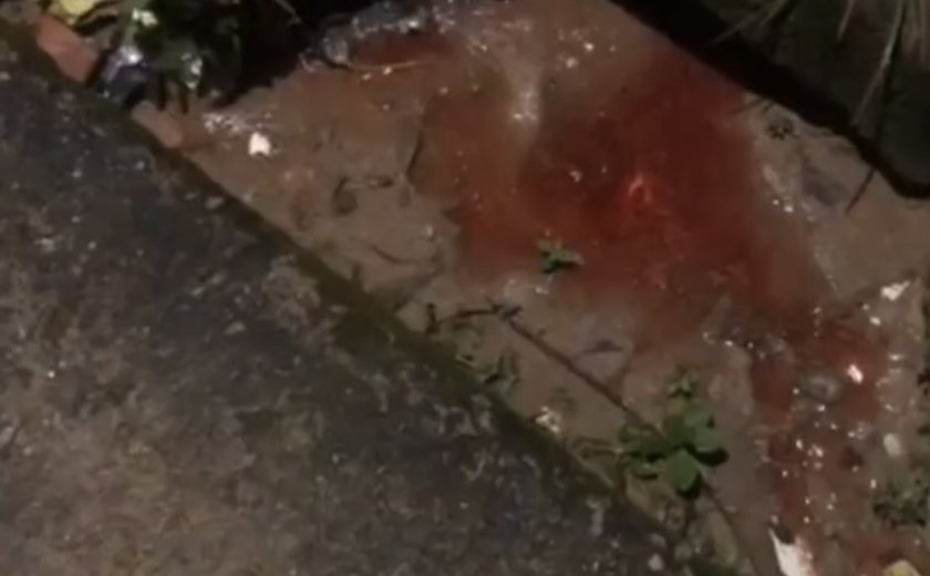 Homem é assassinado com cinco tiros na cabeça em Maceió