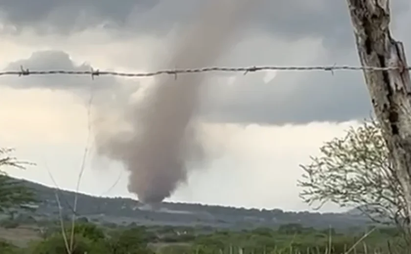Tornado na zona rural de Estrela de Alagoas impressiona moradores e causa estragos em residências