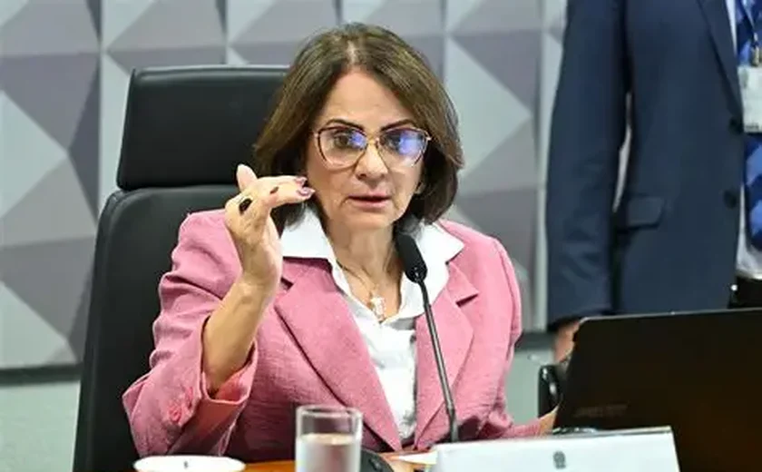 Senadora Damares Alves revela diagnóstico de câncer durante sessão no Senado