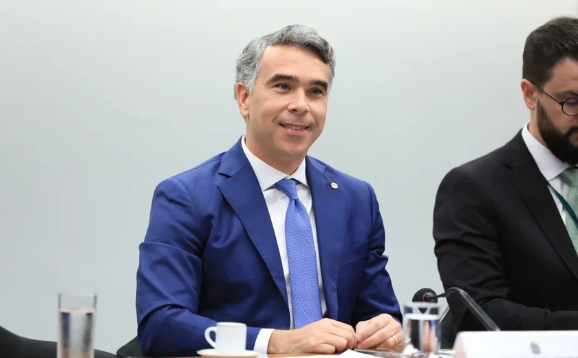 Deputado Rafael Brito lança edital para publicação de livro