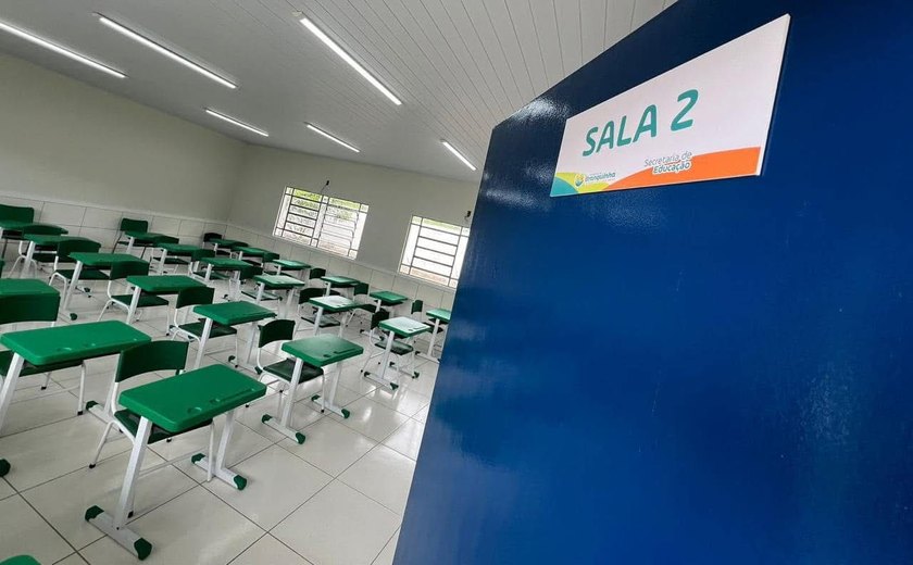 Prefeitura de Branquinha entrega nova mobília à escola Diógenes Batista, na zona rural do município