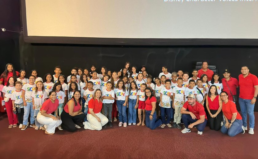 Semana das Crianças: Assistência Social de Branquinha leva grupo ao cinema
