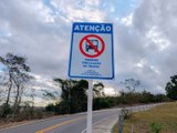 Novas placas de sinalizações começam a ser instaladas no acesso à Serra da Barriga