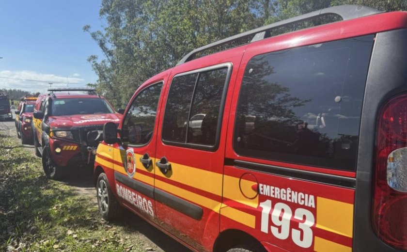 Adolescente morre e outro desaparece após afogamento em córrego