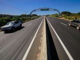Ultrapassagem proibida causa acidente entre motos e deixa dois feridos em Arapiraca
