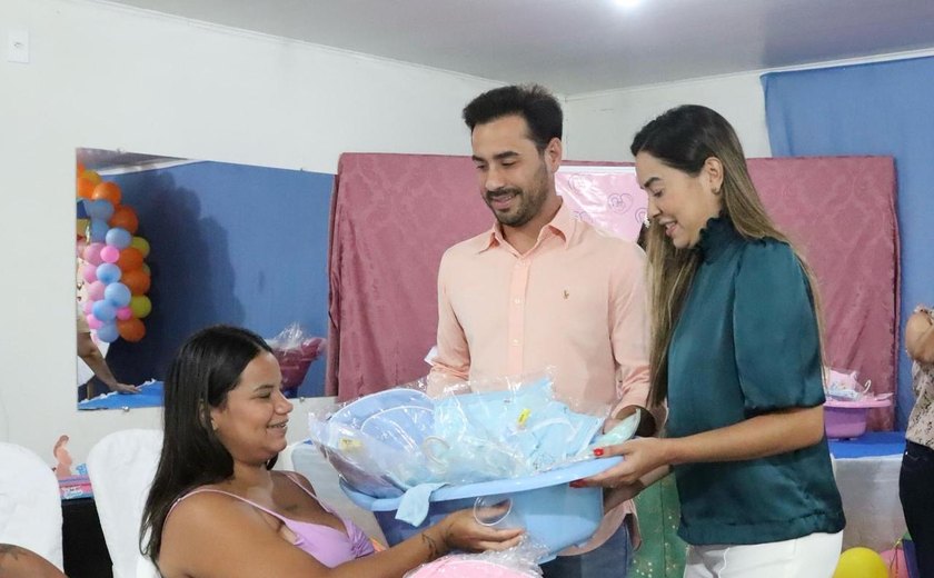 Assistência Social de Mundaú entrega kits de enxovais a gestantes