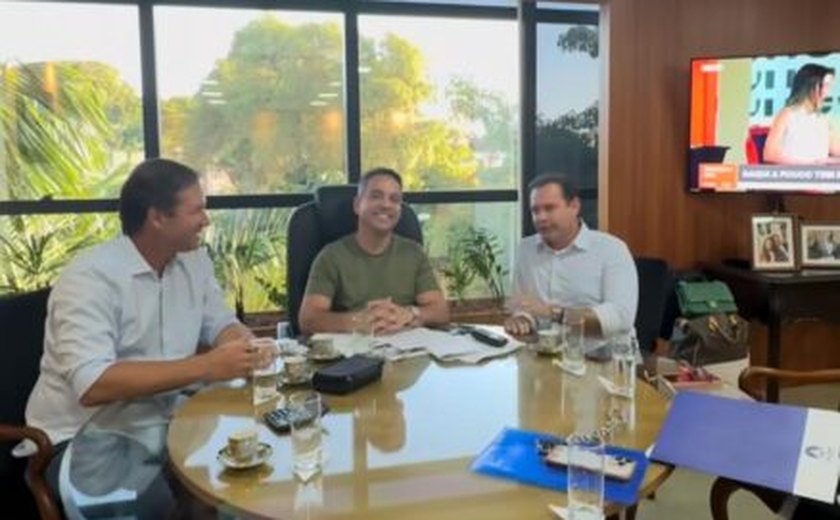 Prefeito Thiago Medeiros é contemplado com um pacote de investimentos para Capela Capela