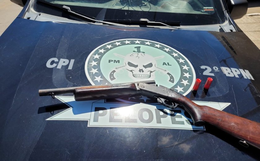 Polícia prende homem por porte ilegal de arma em Murici