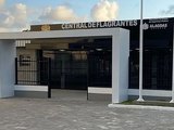 Pitbull morde criança dentro de condomínio e tutor é preso após ameaçar e xingar policiais
