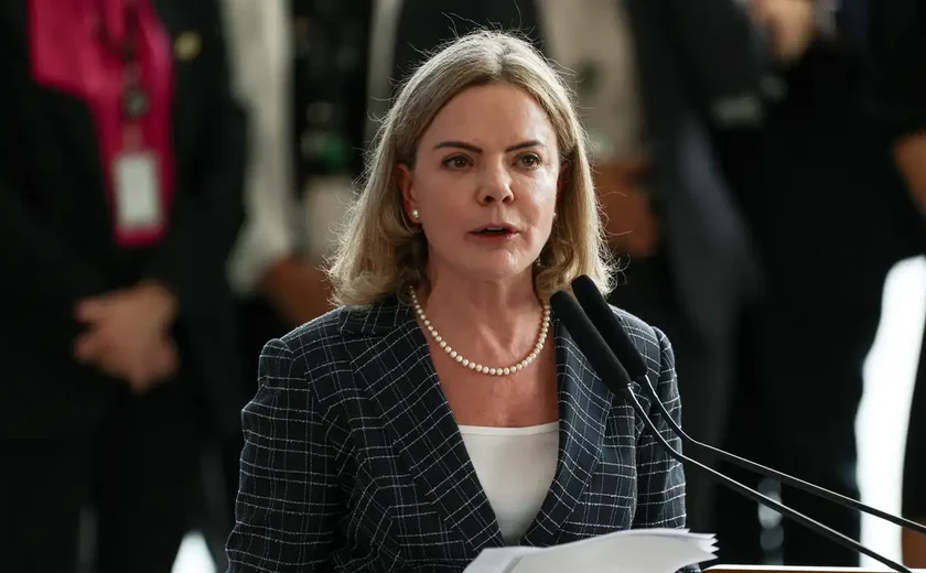 Gleisi Hoffmann diz que CPMI do INSS pode atrapalhar investigações e ressarcimento das vítimas