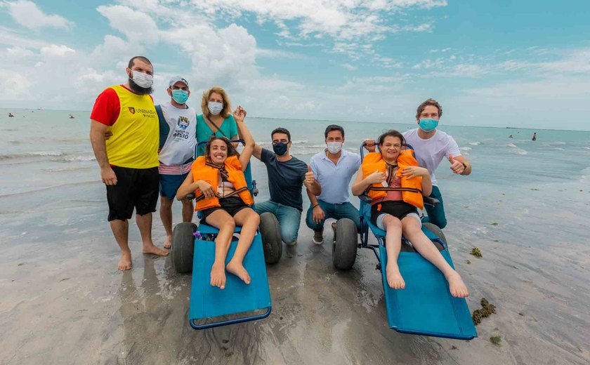 Prefeito JHC participa de edição especial do Praia Acessível