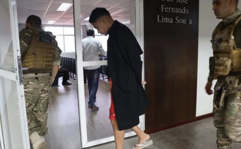 Júri inicia julgamento de genro acusado de matar sogra e descartar corpo em geladeira em Maceió