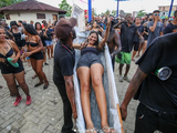 Bloco do Caixão comemora 33 anos arrastando multidão no Carnaval de Murici