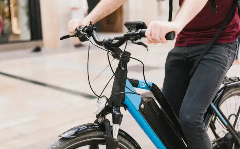Sozinho e em perigo: PRF resgata adolescente que tentava viajar de bicicleta para reencontrar a mãe