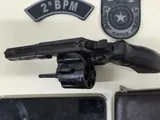Jovem é preso com revólver no mercado público de Murici durante ação da PM