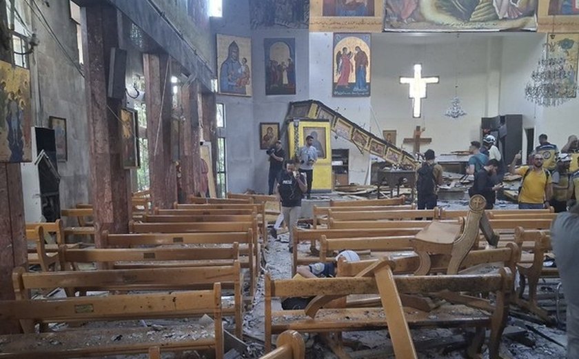 Ataque suicida em igreja síria deixa mais de 20 mortos em explosão