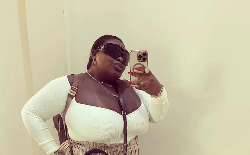 Jojo Todynho quer adotar menino que conheceu em Angola: 'É meu filho'