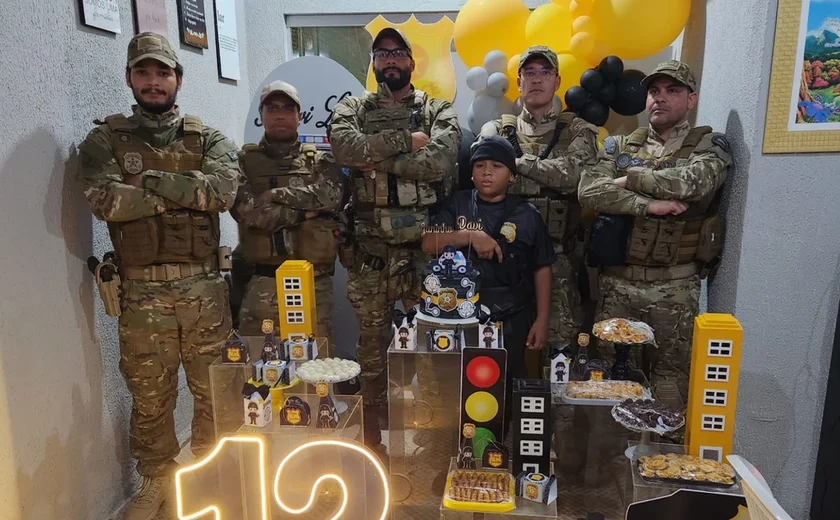 Polícia Civil de Alagoas realiza sonho de criança em festa de aniversário temática