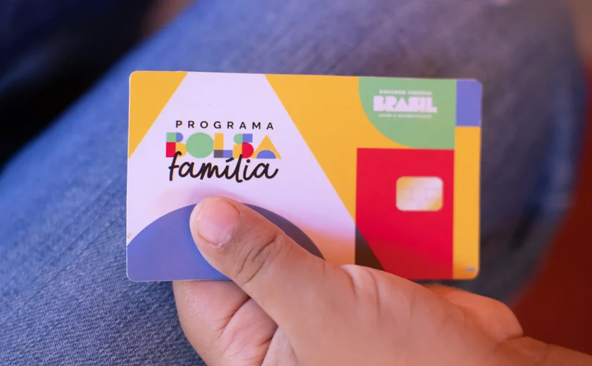 Lula reduz em 2,7 milhões o número de beneficiários do Bolsa Família