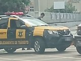 Acidente entre carro e moto na Jatiuca deixa jovem de 25 hospitalizada