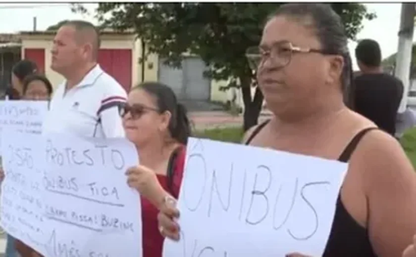 Moradores do São Jorge bloqueiam avenida em Maceió em protesto por melhorias no transporte