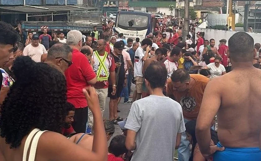 Micro-ônibus mata pelo menos quatro pessoas em procissão em Pernambuco no domingo de Páscoa
