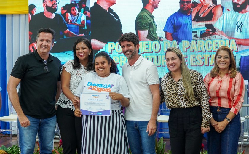 Junior Menezes cumpre promessa e oferece curso de fotografia para estudantes do programa Emprega Mais Alagoas